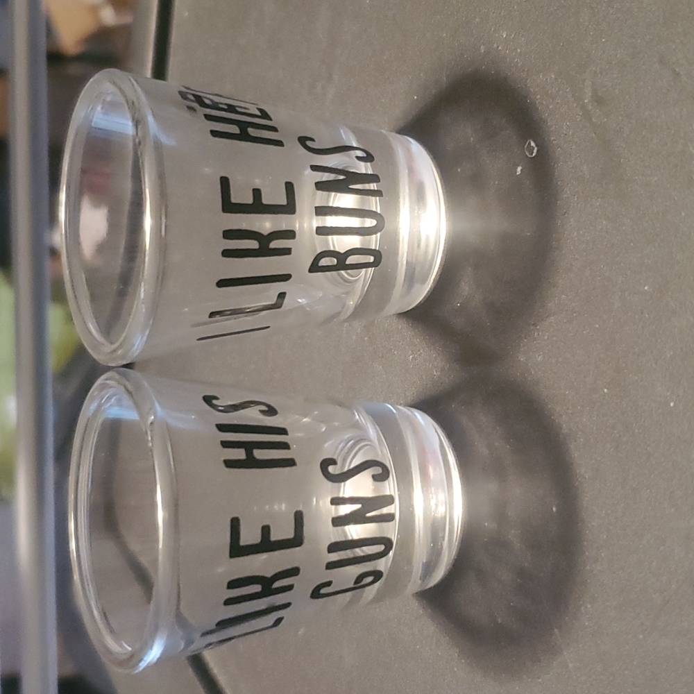 NWT I like her buns I like his guns shot glasses